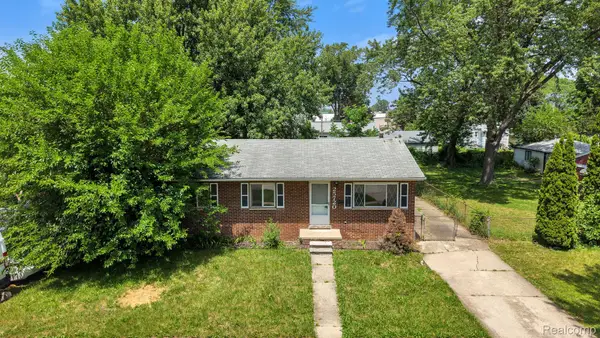 25720 Norfolk Street, DearbornHeights, MI 48125