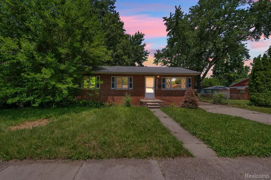 25720 Norfolk Street, Dearborn Heights, MI 48125 - #2