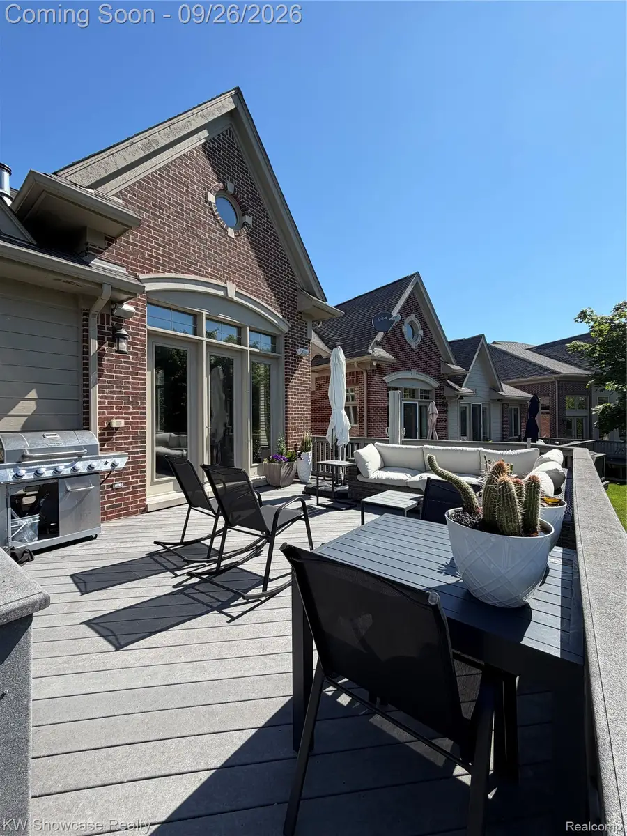 5608 Pembrooke Crossing, West Bloomfield, MI 48322 - #2