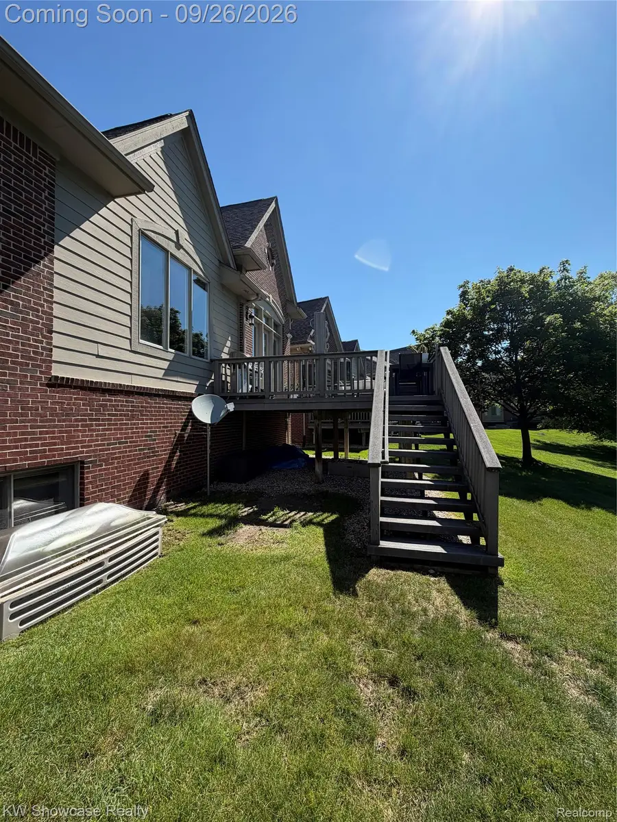 5608 Pembrooke Crossing, West Bloomfield, MI 48322 - #3