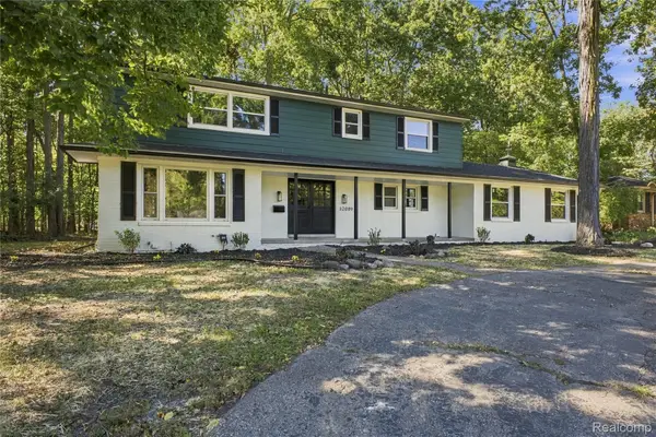 32089 Olde Franklin Drive, FarmingtonHills, MI 48334