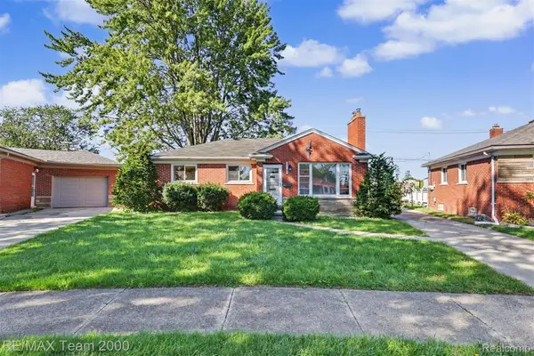 31035 Angeline Court W, StClairShores, MI 48082