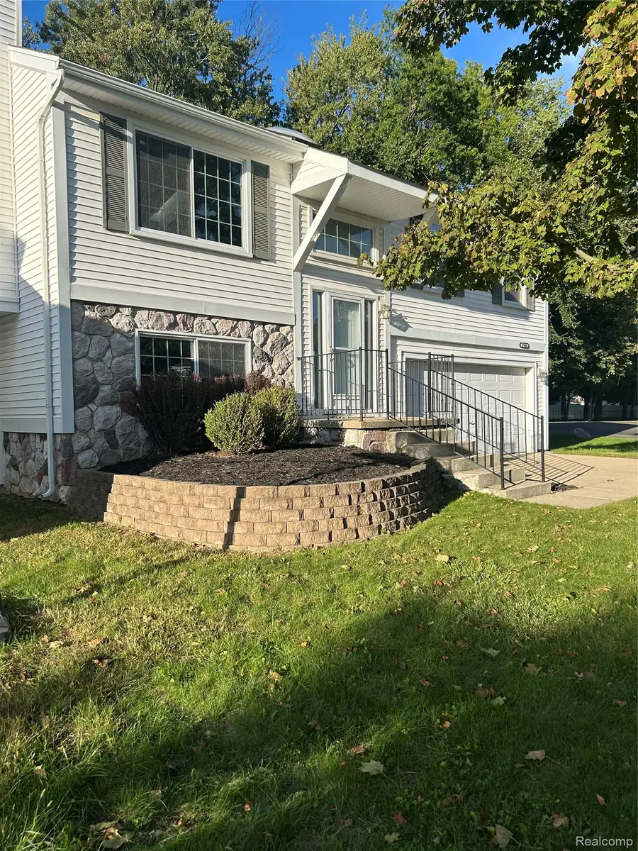 37600 N Rhead Circle N, Westland, MI 48186 - #3