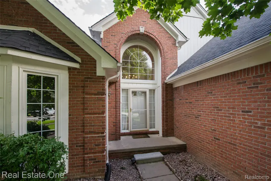 1013 Rochelle Park Drive, Rochester Hills, MI 48309 - #3