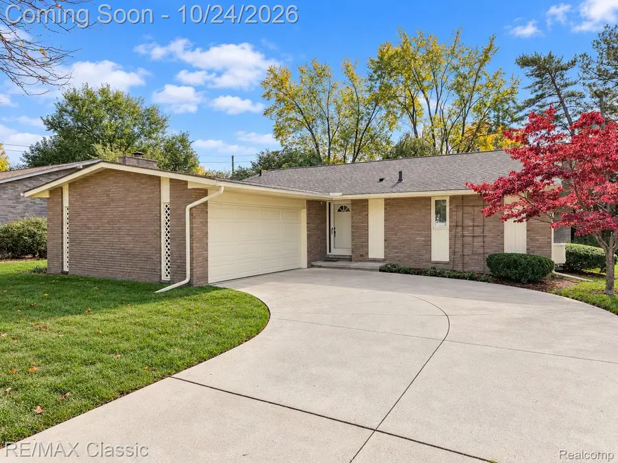 30250 Pleasant Trail, Southfield, MI 48076 - #2