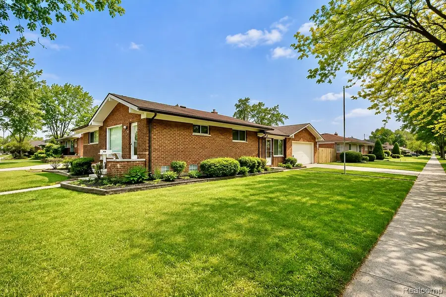 28326 Alden Street, Madison Heights, MI 48071 - #2