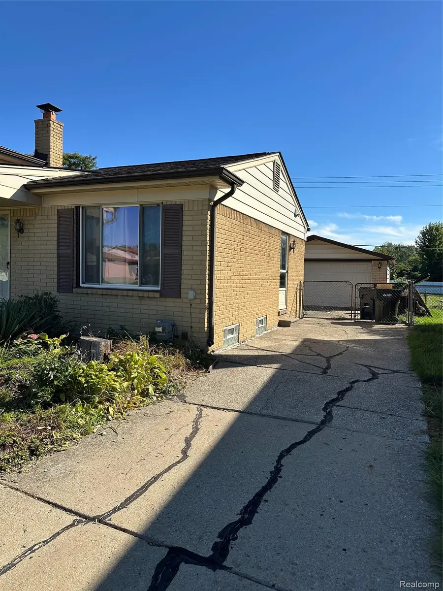 40034 Fraser Drive, Sterling Heights, MI 48310 - #2
