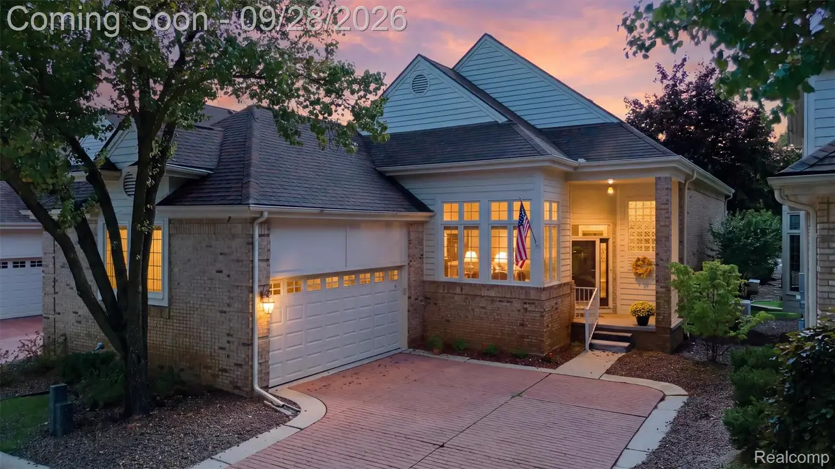 38147 N Vista Drive, Livonia, MI 48152 - #1