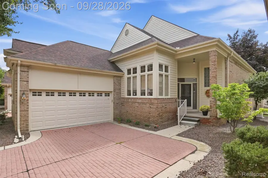 38147 N Vista Drive, Livonia, MI 48152 - #3