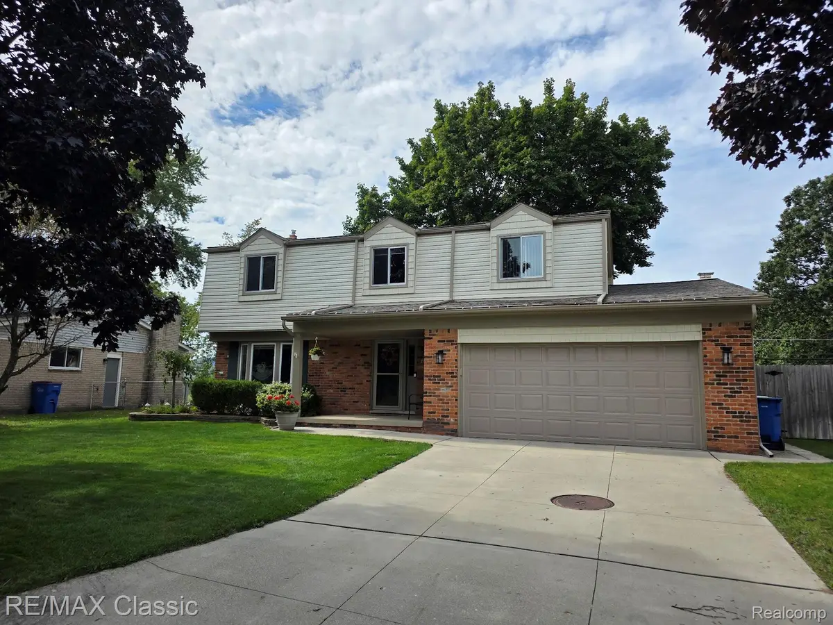 29443 W Nottingham Circle, Warren, MI 48092 - #1