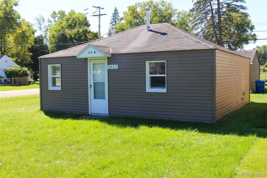 2615 Watkins Lake Road, Waterford, MI 48328 - #2