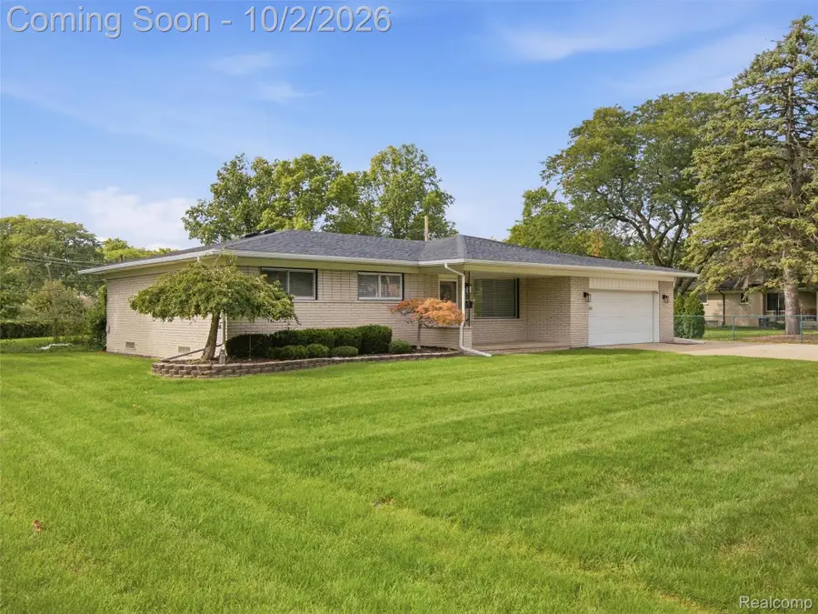 27901 Grobbel Drive, Warren, MI 48092 - #2