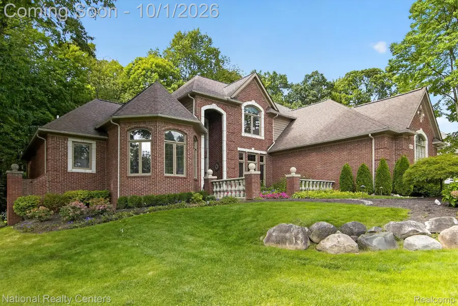 28751 Wintergreen, Farmington Hills, MI 48331 - #2