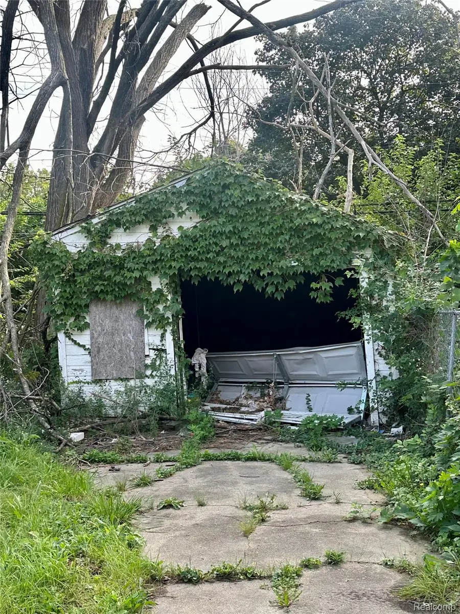 19386 Waltham Street, Detroit, MI 48205 - #2