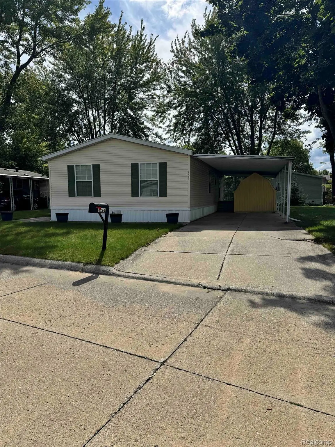 6061 Country Way N, Saginaw, MI 48603 - #1
