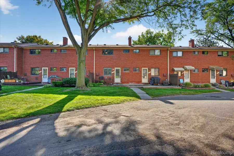 29130 Tessmer Court, Madison Heights, MI 48071 - #3