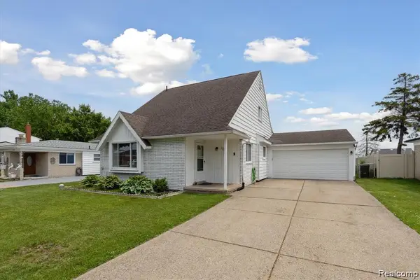 35728 Dunston Drive, SterlingHeights, MI 48310