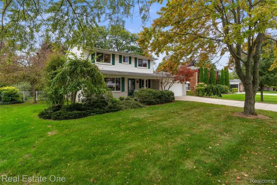 18984 Briarwood Lane, Clinton Township, MI 48036 - #3