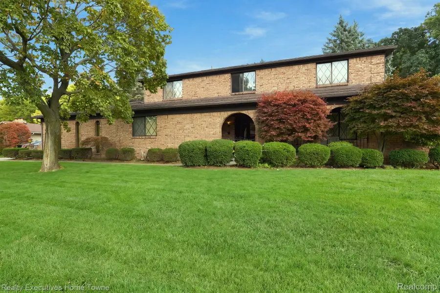 38670 Santa Barbara Street, Clinton Township, MI 48036 - #3