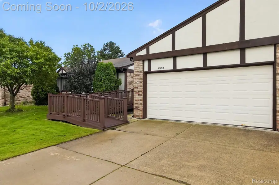 11762 Dorothy Lane, Warren, MI 48093 - #3