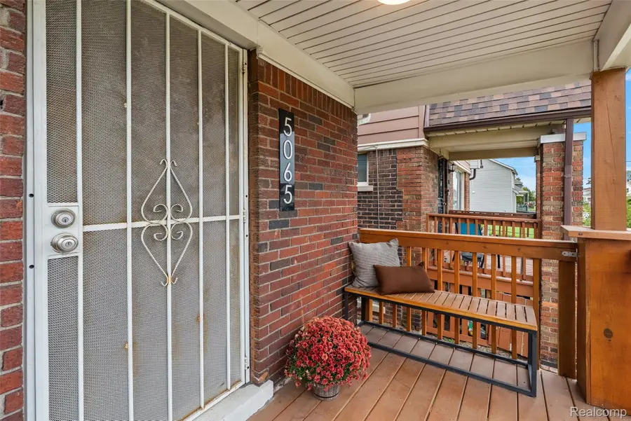 5065 Evaline Street, Hamtramck, MI 48212 - #3