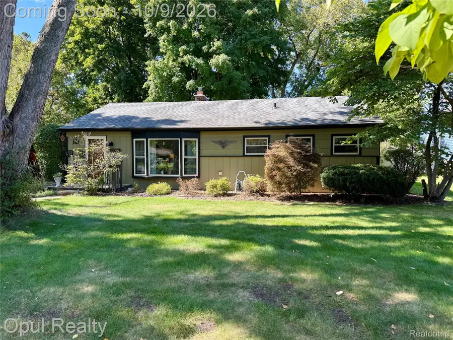 18051 Floral Street, Livonia, MI 48152 - #2