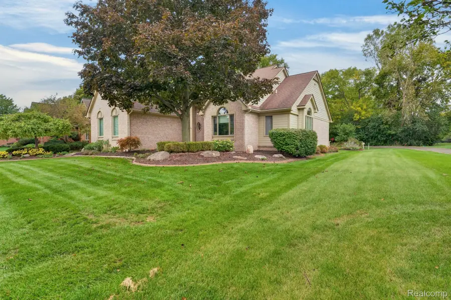 45536 Glengarry Boulevard, Canton, MI 48188 - #2