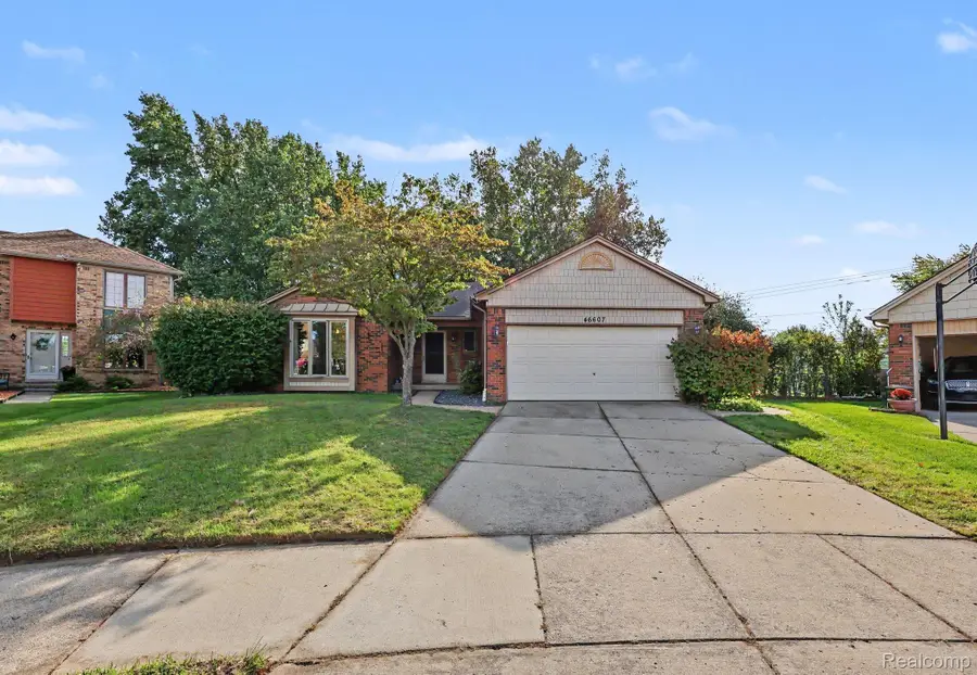 46607 Foxtail Court, Macomb, MI 48044 - #3
