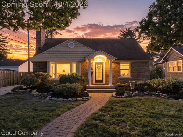 724 S Gainsborough Avenue, RoyalOak, MI 48067