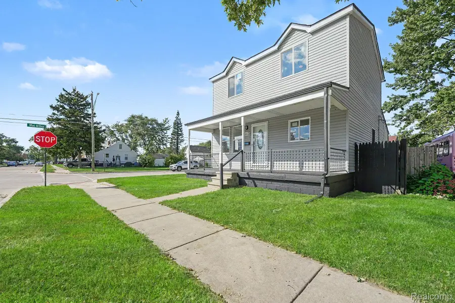 8603 Essex Avenue, Warren, MI 48089 - #2
