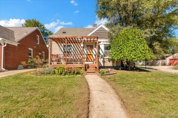 2311 Kalama Avenue, RoyalOak, MI 48067