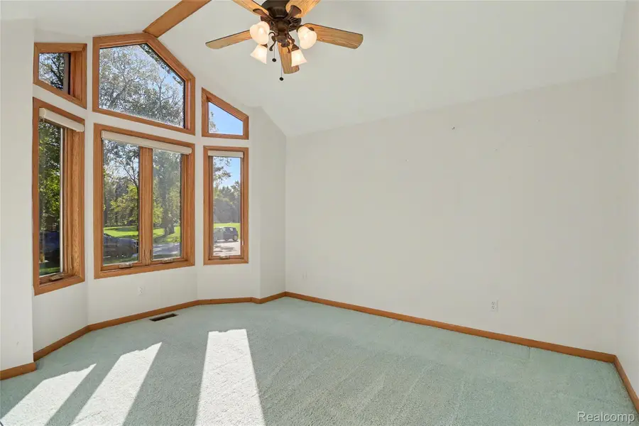 39201 Ajanta Court, Sterling Heights, MI 48310 - #3