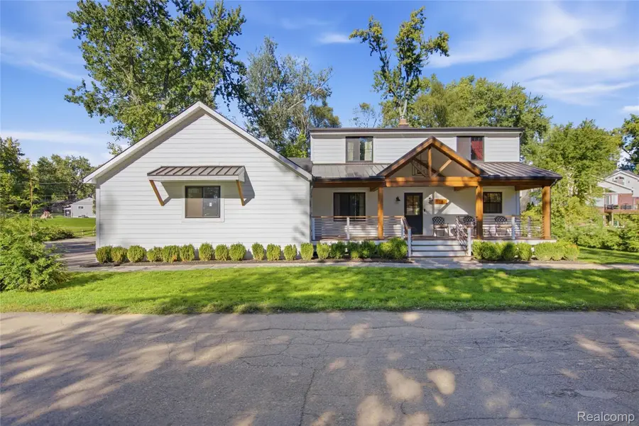 5150 Cheyenne Avenue, Waterford, MI 48327 - #2