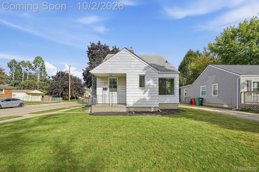 24480 Phlox Avenue, Eastpointe, MI 48021 - #2