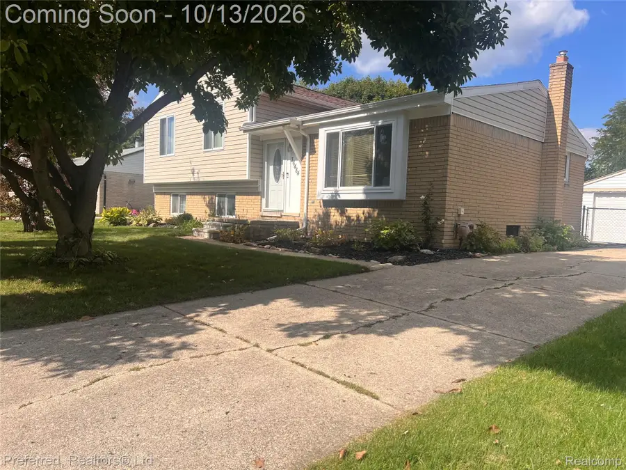 36484 Northfield Avenue, Livonia, MI 48150 - #2