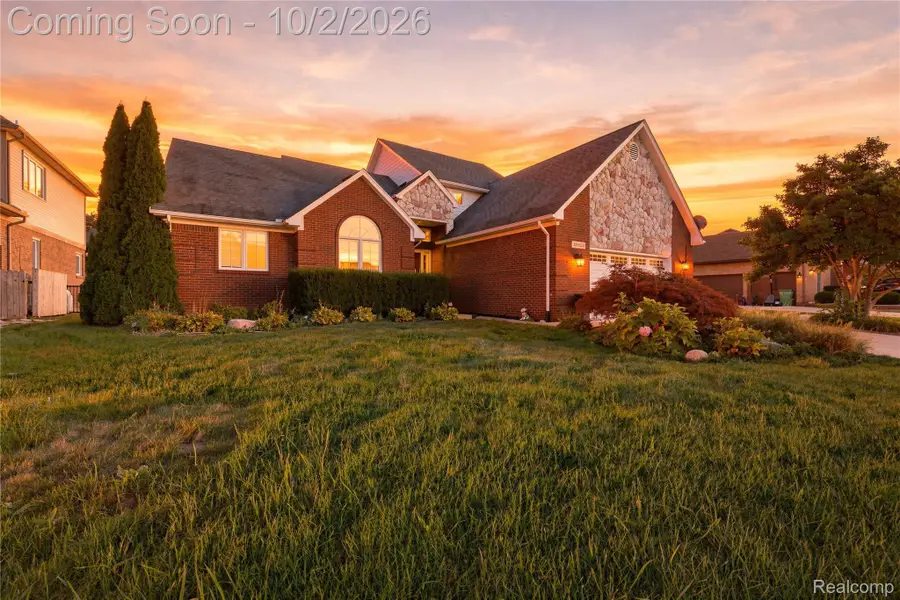 45563 Thorn Tree Lane, Macomb, MI 48044 - #2