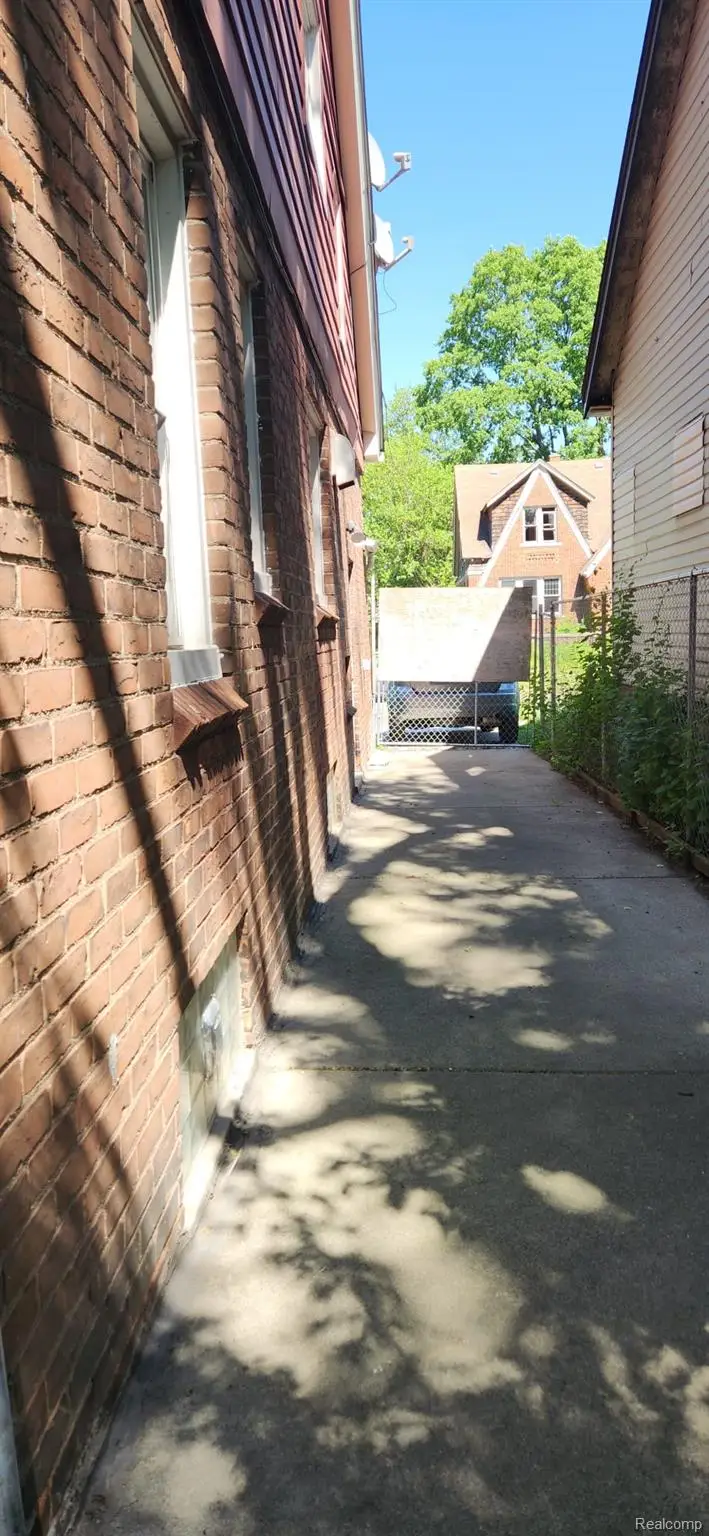 15729 Lesure Street, Detroit, MI 48227 - #3