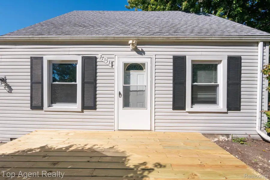 37353 Saint Joseph Drive, Sterling Heights, MI 48310 - #2