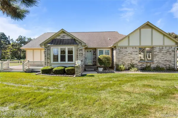 15696 Orchard Ridge Drive, ClintonTwp, MI 48038