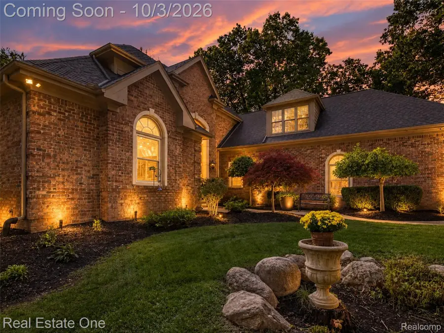 5086 Hilltop Estates Drive, Clarkston, MI 48348 - #2