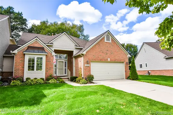 3259 Lochmore Court, CommerceTwp, MI 48382