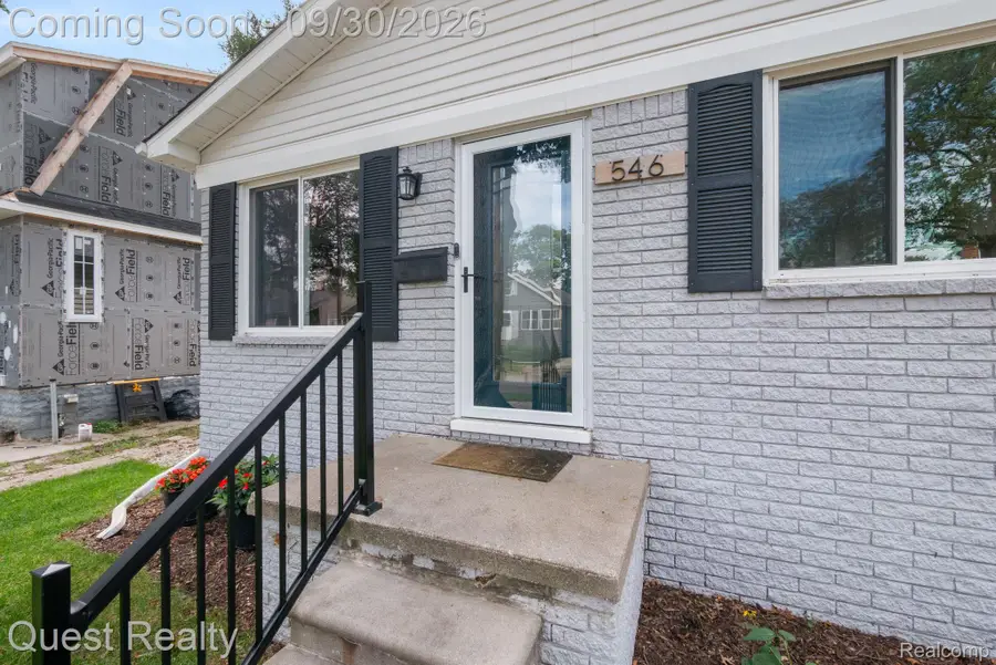 546 E Drayton Street, Ferndale, MI 48220 - #3