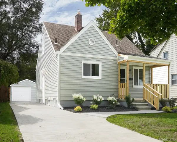 20048 Washtenaw Street, HarperWoods, MI 48225
