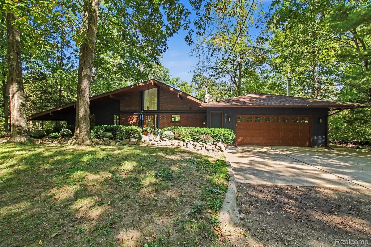 7161 Driftwood Drive, Fenton, MI 48430 - #1