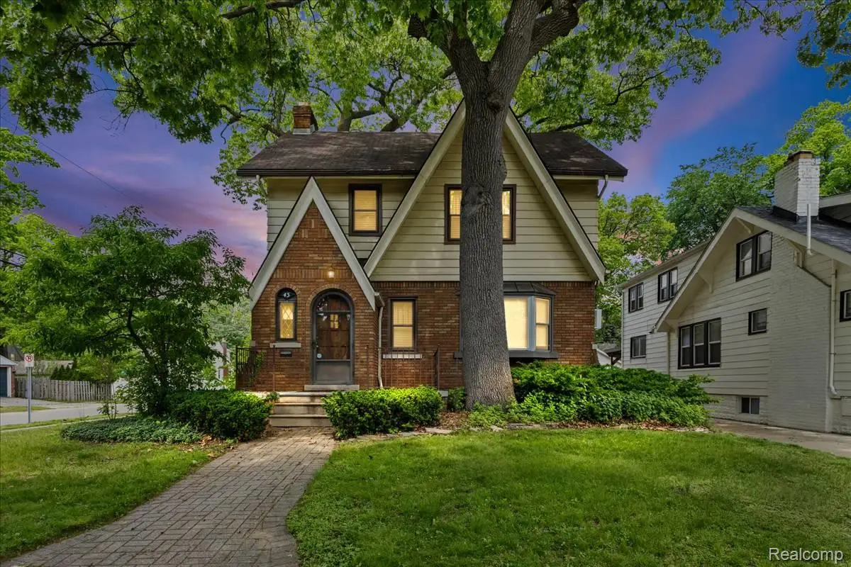 43 Wellesley Drive, Pleasant Ridge, MI 48069 - #1