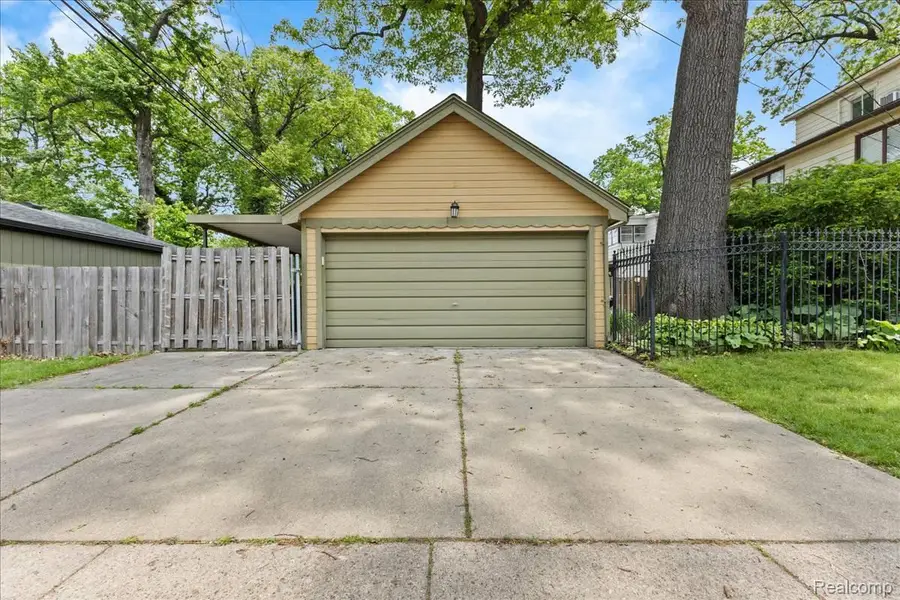 43 Wellesley Drive, Pleasant Ridge, MI 48069 - #3