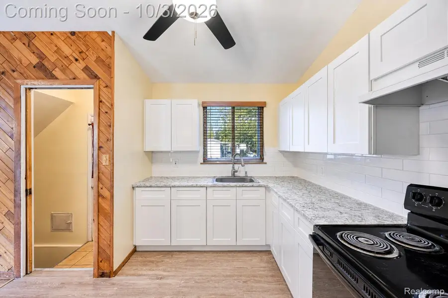 15310 Oak Park Boulevard, Oak Park, MI 48237 - #2