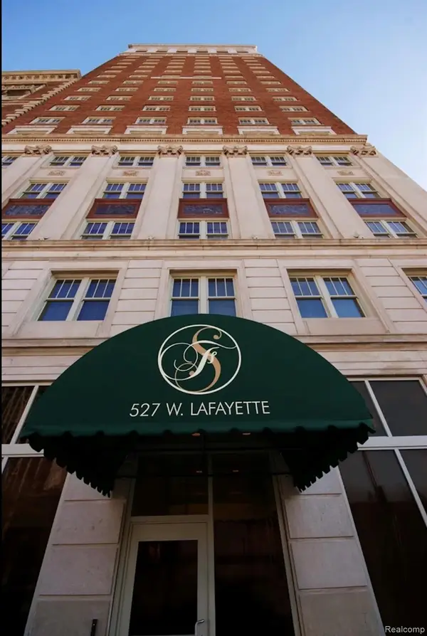 525 W Lafayette Boulevard #1801 Garfield St, Detroit, MI 48226