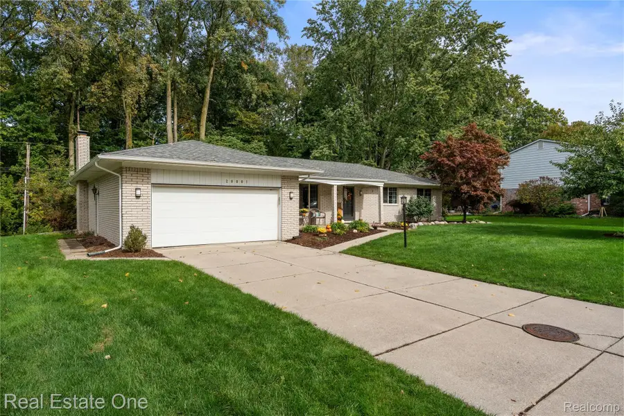 20001 S Riverhill Drive, Clinton Township, MI 48036 - #2