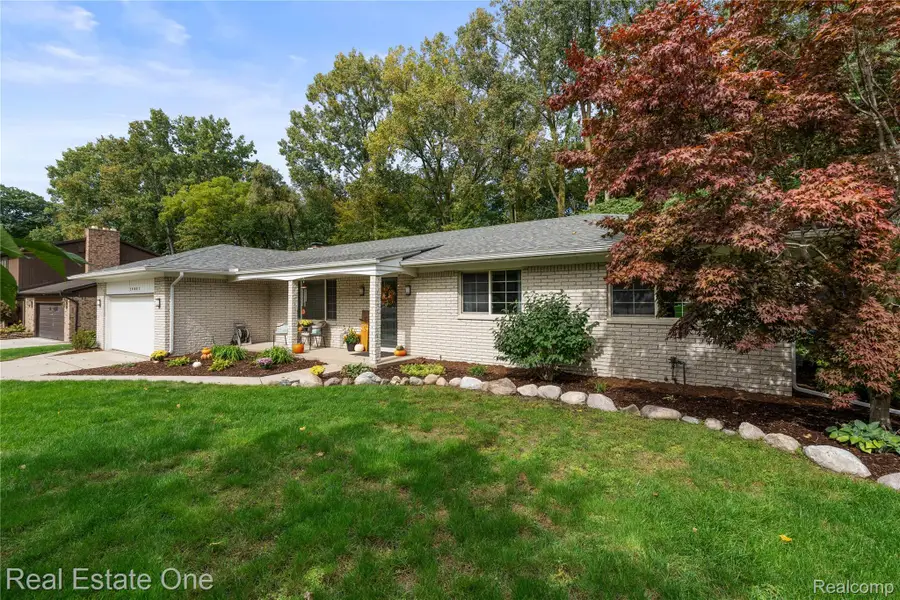 20001 S Riverhill Drive, Clinton Township, MI 48036 - #3